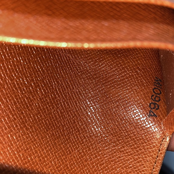 Authentic Louis Vuitton Monogram Bifold Zippy Wallet - Picture 6 of 16